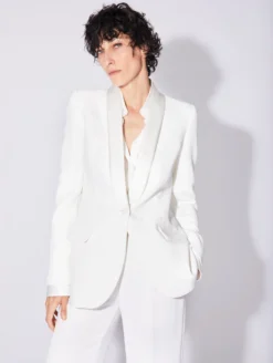 Veste De Costume Cintrée En Crêpe Blanc Col Satin