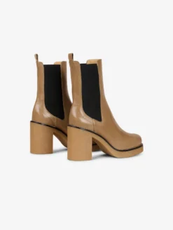 Boots élastiqués En Cuir Verni Beige -barbarabui Soldes Magasin E5160NBC 41 image 3 e28f0af9 1160 4402 af9a 910300ceff7d