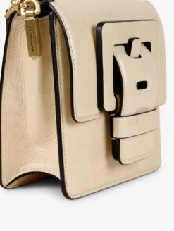 Sac "Love Me" En Cuir Verni Ivoire -barbarabui Soldes Magasin E6640NBC 21 image 03 d015e9ba 8e09 4bfc 85f7 ddfd5e4b7f78