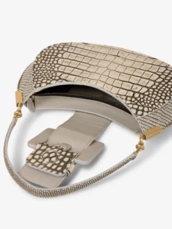 Sac "Kiss Me" En Cuir Gaufré Ivoire Patiné Noir -barbarabui Soldes Magasin E6653SCE 2139 image 05 c7c3bad0 92ea 4e93 ade6 fdb24627b249