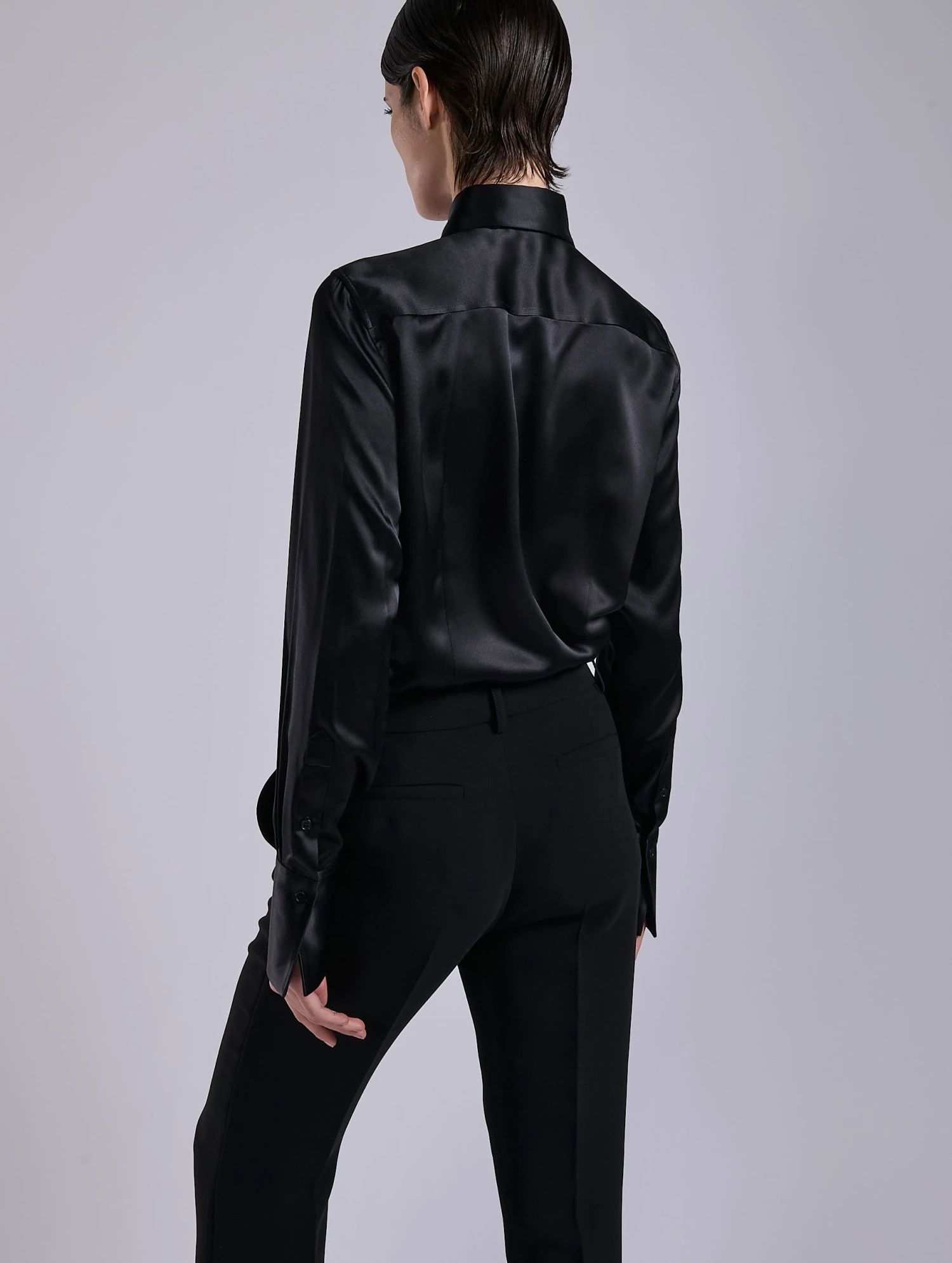 Chemise Lavallière En Satin De Soie Noire 3 Chemise Lavallière En Satin De Soie Noire – Image 3