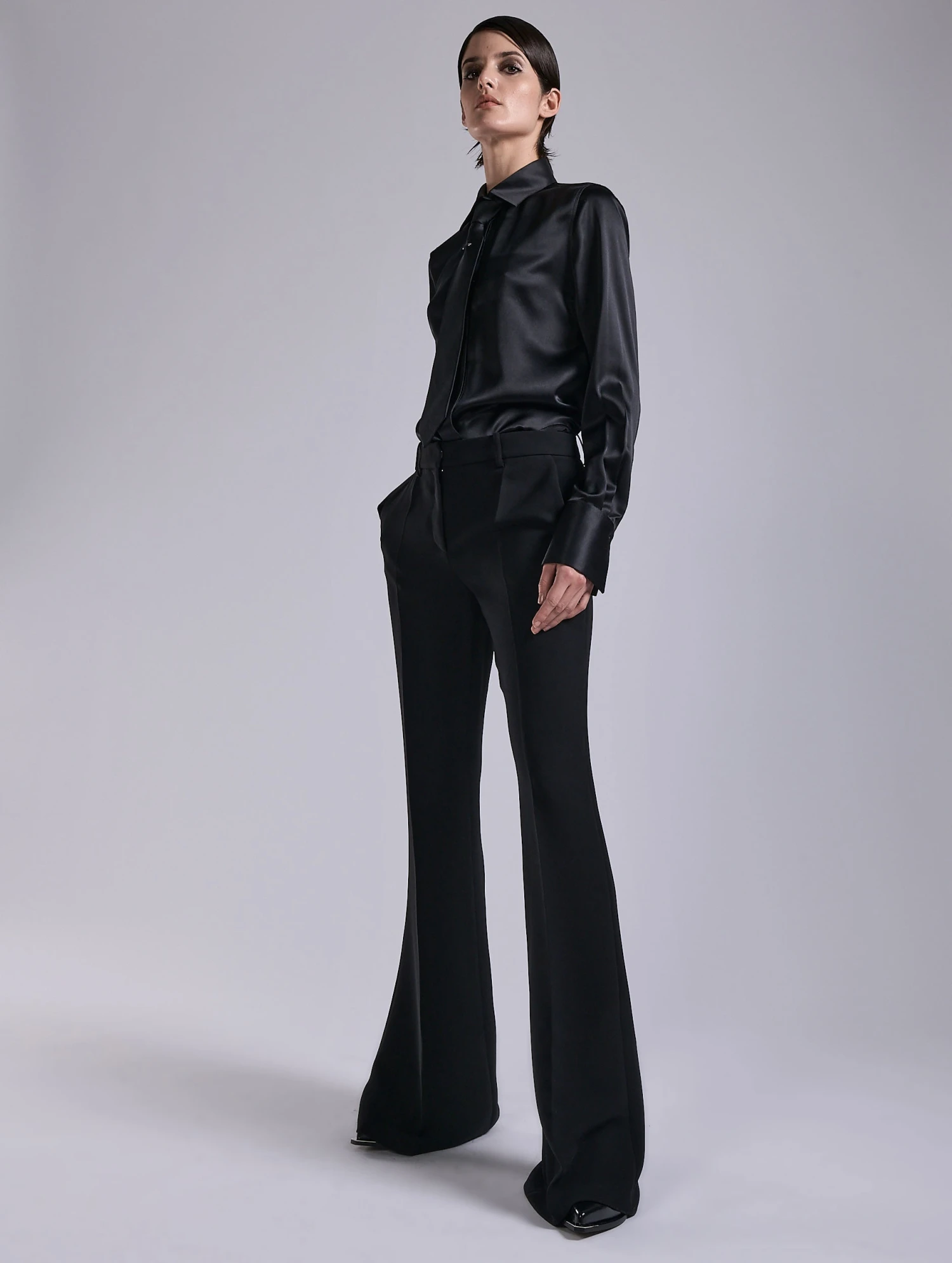 Chemise Lavallière En Satin De Soie Noire 4 Chemise Lavallière En Satin De Soie Noire – Image 4